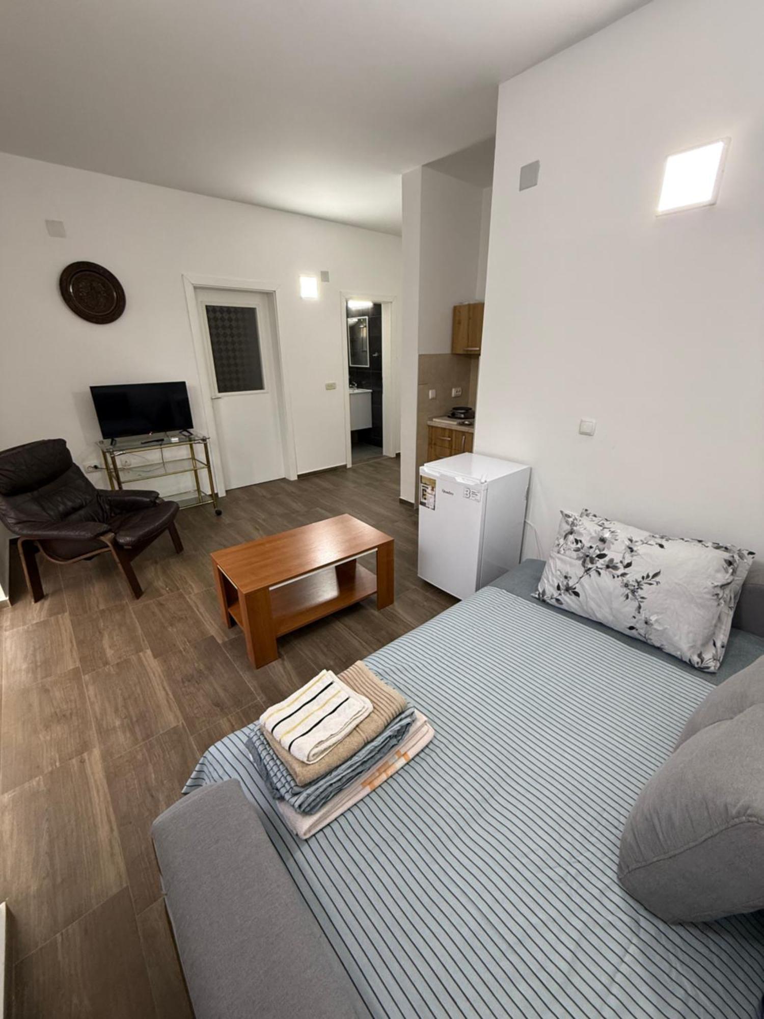 Restaurant & Apartments Lipa Пештани Экстерьер фото